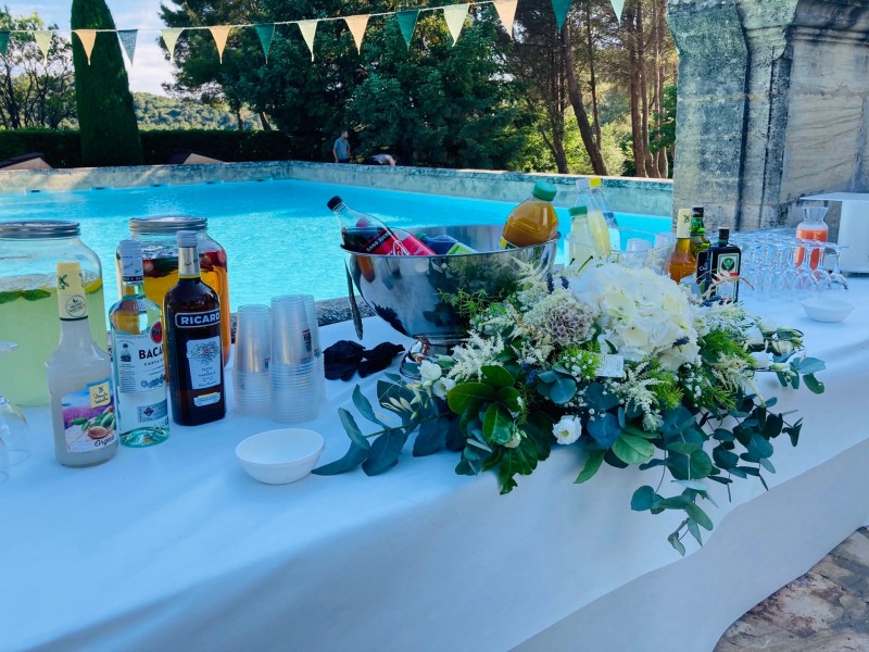 Le domaine des Pins à Crillon le Brave, parfait pour un mariage en extérieur aux beaux jours