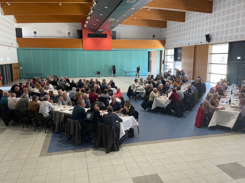 Menu traiteur organisé à Orange (Vaucluse) pour le repas de l'assemblée générale des retraités de Eurodis de Pierrelatte