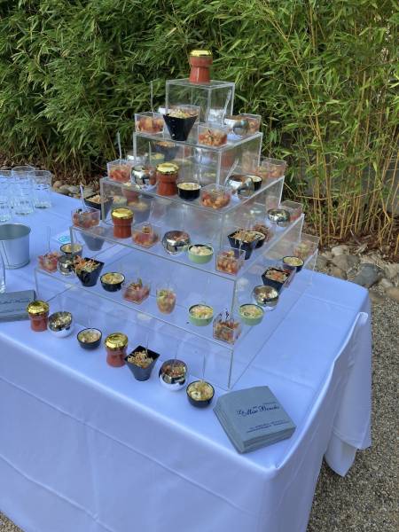 Organisation d'un méchoui de cochon pour 40 personnes par votre traiteur, à Entraigues sur le domaine de Beauregard dans le 84