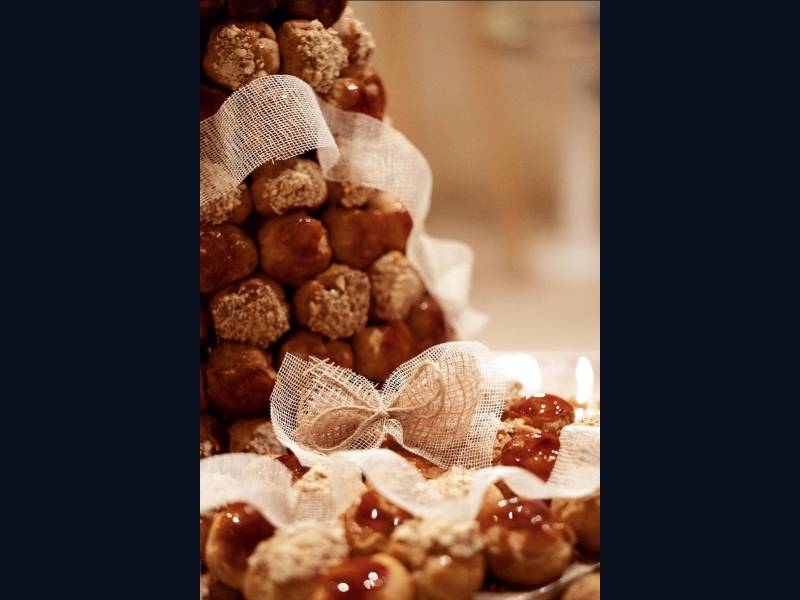 Organisation du mariage d’Anne-Catherine & Édouard au Domaine de la Tour des Chênes à Saint-Laurent-des-Arbres : un moment suspendu entre élégance et nature