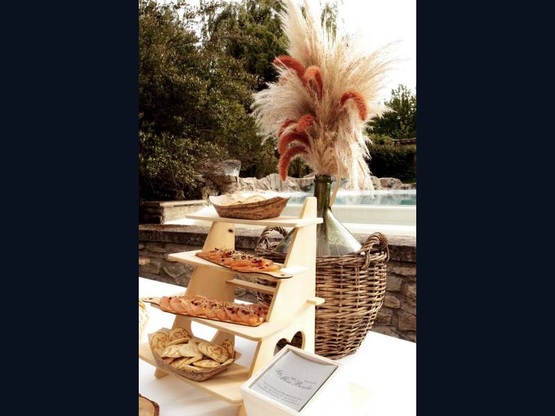 Organisation du mariage d’Anne-Catherine & Édouard au Domaine de la Tour des Chênes à Saint-Laurent-des-Arbres : un moment suspendu entre élégance et nature