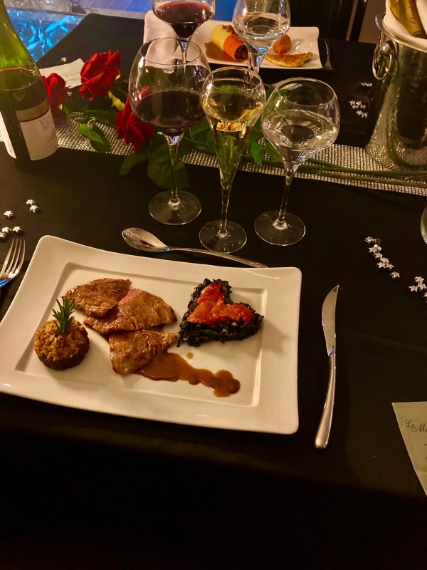 Pluma de porc, vitelottes et crumble de noisettes,compotée de choux rouges