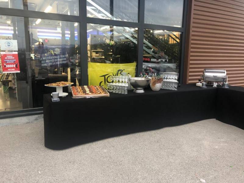 Prestation traiteur professionnel pour inauguration de point de vente Vaison la Romaine